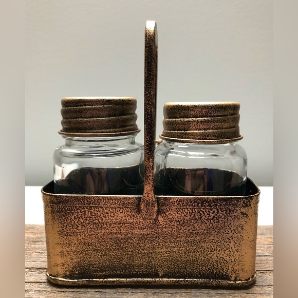 NEW Burnished Gold Rustic Look Salt & Pepper Shaker Set in Tray - Picture 3 of 10